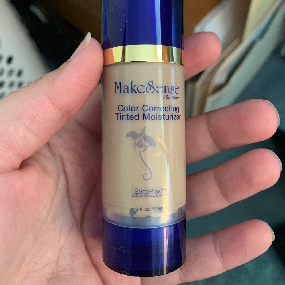SENEGENCE Tinted Moisturizer